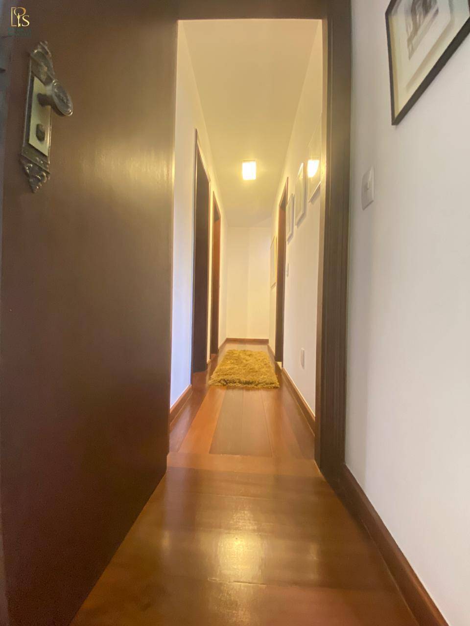 Apartamento de 3 Quartos à Venda no Centro de Nova Friburgo - 158 m² de Conforto, por R$ 850.000,00 - PS Consultoria Imobiliária