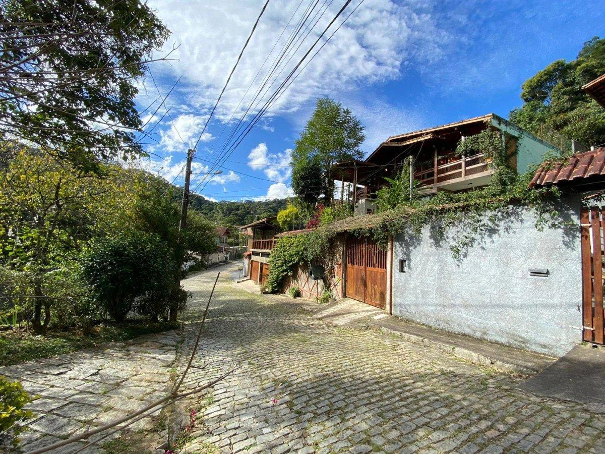 Casa à venda 5 quartos, com 186m², por R$ 790.000,00 - Parque Imperial - Nova Friburgo - PS Consultoria Imobiliária