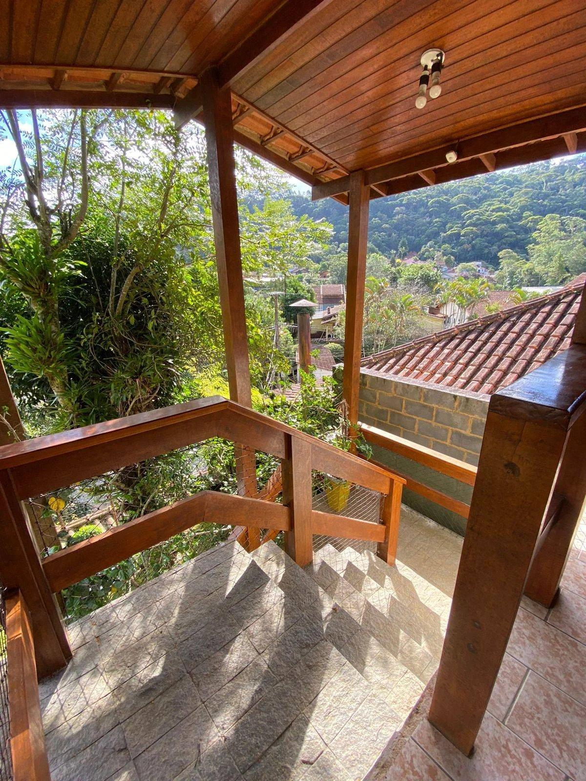 Casa à venda 5 quartos, com 186m², por R$ 790.000,00 - Parque Imperial - Nova Friburgo - PS Consultoria Imobiliária