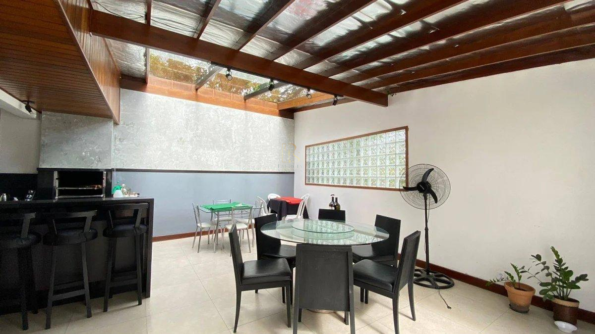 Casa com 5 dormitórios à venda, 554 m² por R$ 1.350.000,00  - Braunes - Nova Friburgo/RJ